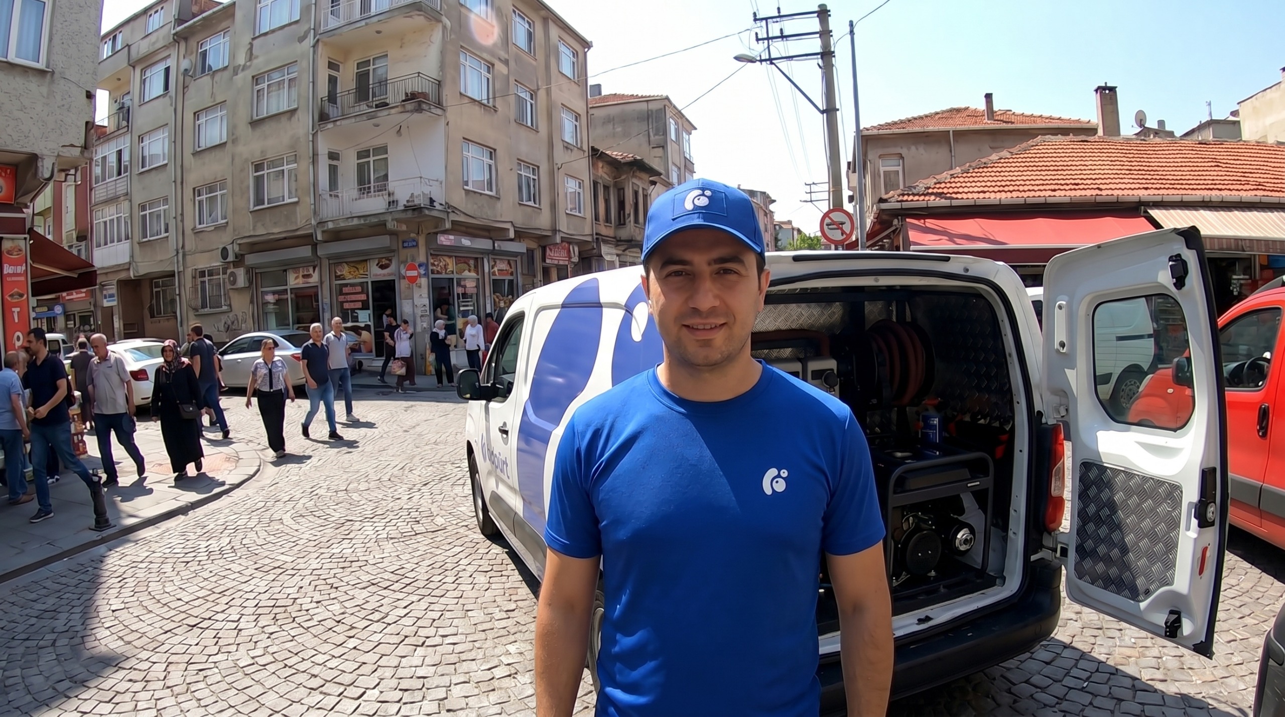 Parlaklık ve Uzmanlık Bir Arada: ‘Köpürt’ ile Araç Bakımında Yeni Nesil Standartlar!